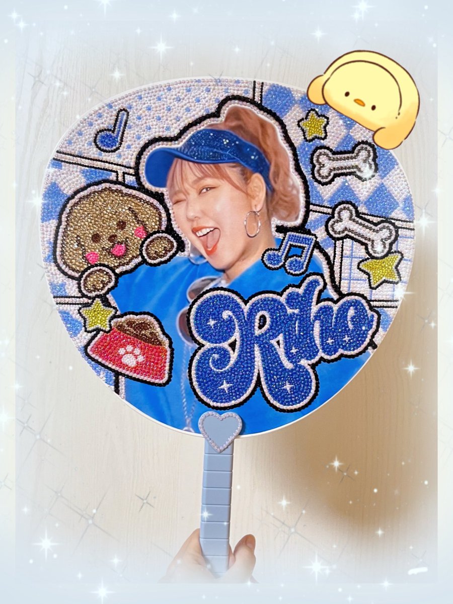 ___pipirina___'s tweet image. 🆕うちわ完成( ᵒ̴̶̷̤‧̫ ᵒ̴̶̷̤  )💖
デザイン考えて、ビーズ注文して…
時には盛大にばらまいたりもしながら😗➰
気づけば平成フラミンゴ115本ぐらい観終わってた👀💡
@___nicoichi___   #平成フラミンゴにこ 🩷
@RinrinFlamingo  #平成フラミンゴりほ 🩵
 #平成フラミンゴ にこ りほ 平成フラミンゴ