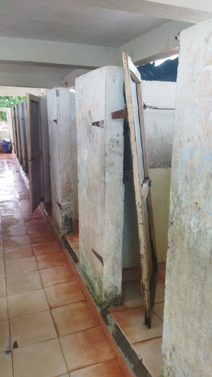 Reddy6689's tweet image. Govt washroom in kurupam govt hospital 

#KurupamHealthCrisis
#InHumanAPGov