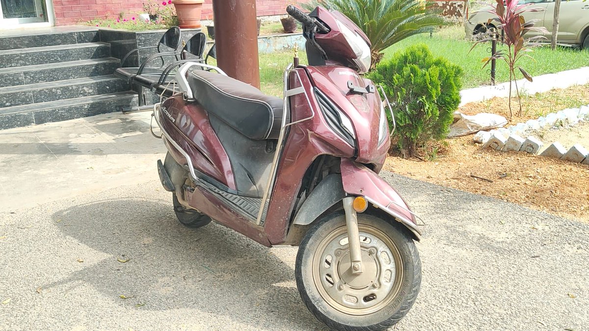 భార్యను హత్య చేసిన భర్త, రిమాండ్‌కి తరలింపు – డీఎస్పీ నల్లపు లింగయ్య
మక్తల్ పోలీస్ స్టేషన్ పరిధిలో భార్య వినోద (28)ను అనుమానంతో కత్తితో పొడిచి, గొంతు కోసి హత్య చేసిన భర్త కృష్ణారెడ్డి (32)ను మక్తల్ పోలీసులు రిమాండ్‌కు తరలించినట్లు డీఎస్పీ నల్లపు లింగయ్య తెలిపారు.