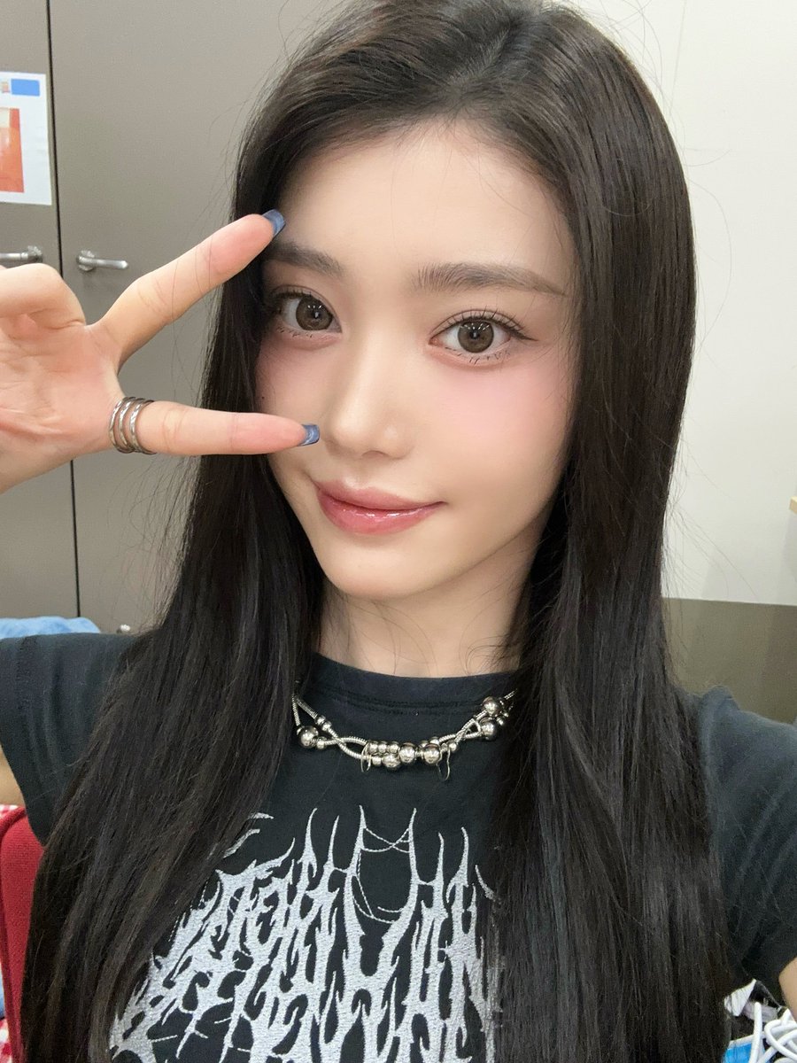 kep1er_jp's tweet photo. [📚] #KepMemories_JP

BUBBLE GUM リリースイベント 2回目 🥰

Kep1ianのみなさんと近くでお話しできてとても幸せでした💜

コンサート東京公演もたくさん期待してください！
来てくださったKep1ianのみなさんありがとうございました!! 💜

#Kep1er #케플러 #���プラー
#BUBBLE_GUM https://t.co/csTrdhxaSN