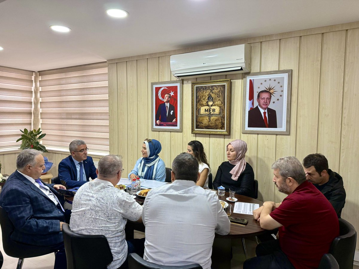 Şube Müdürümüz Ramazan Sertpolat’ın başkanlığında gerçekleştirilen toplantıda, okullarımızda LGS başarısını artırmaya yönelik çalışmalar değerlendirildi.

📍 Türk Telekom Ortaokulu
📍 Şehit Tebernuş Özler Ortaokulu