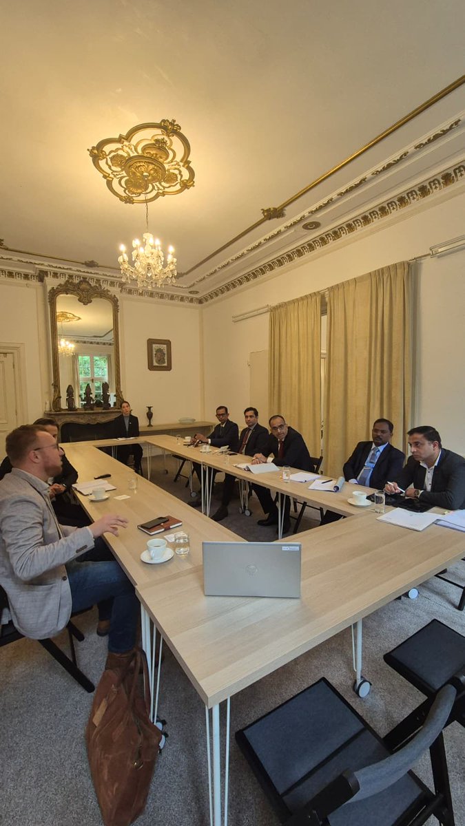 MOFPI_GOI's tweet image. 🇮🇳🤝🇳🇱 Strengthening Agri-Food Collaboration
Shri Avinash Joshi, Secretary, MoFPI, met with Aviko and Royal Cosun Group in The Netherlands.
The discussions highlighted India’s fast-growing food processing sector, positioning India as a hub for value-added agri-food products.