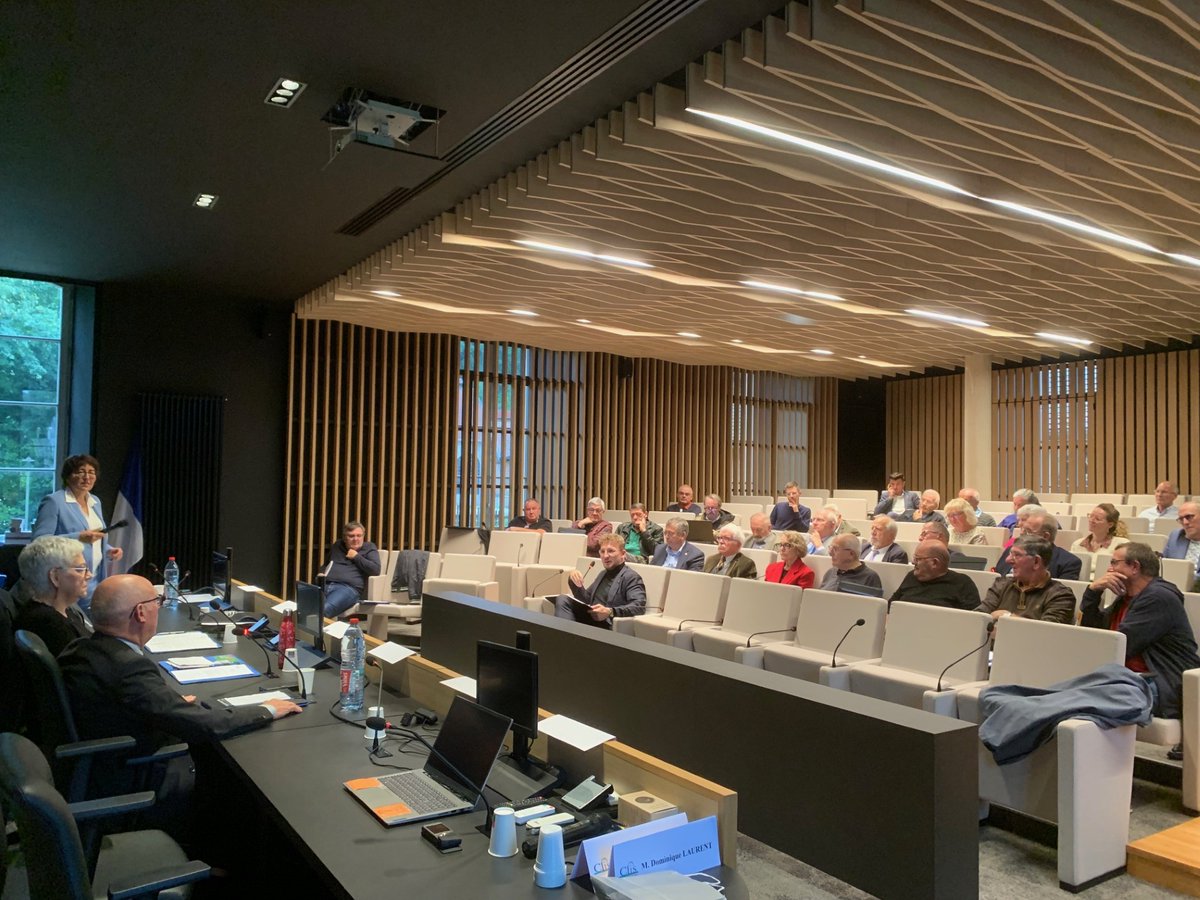 🎉✨ Le CLIS a fêté ses 25 ans à ÉCUREY ! ✨🎉
📅 26 septembre 2025— Une belle soirée d’échanges, de réflexions et de convivialité pour célébrer 25 ans d’information, de dialogue et de transparence.
🎙️ 👏 Un grand merci à tous les intervenants, partenaires et participants