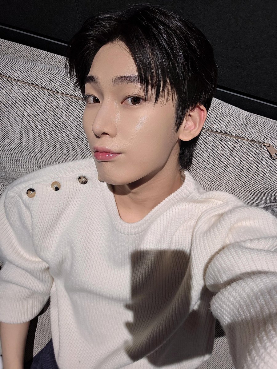lovingsunsun's tweet photo. 251008 weverse post #SUNOO

🦊 what are you guys up to?? https://t.co/k4bEUmOVj1