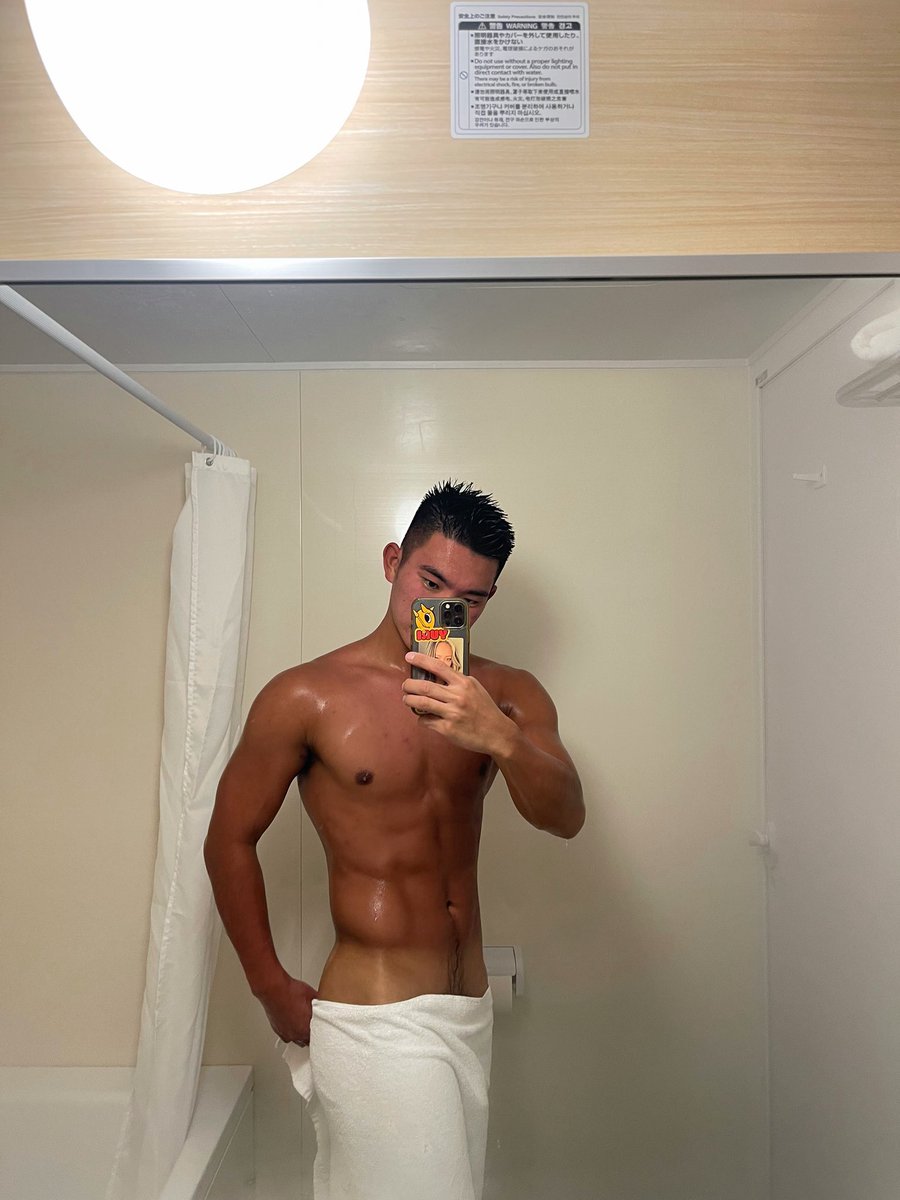 go_to_u_shi_n's tweet image. 日焼け🥵