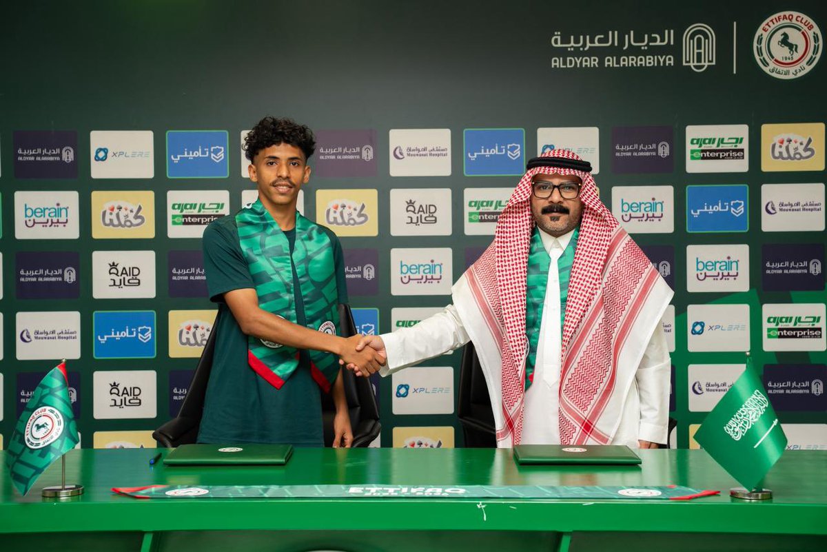 EttifaqSa's tweet image. مراسم توقيع العقد بحضور الرئيس التنفيذي أ.حمد بن عبدالله المطوع ✍️

#صيفية_الفئات💚❤️