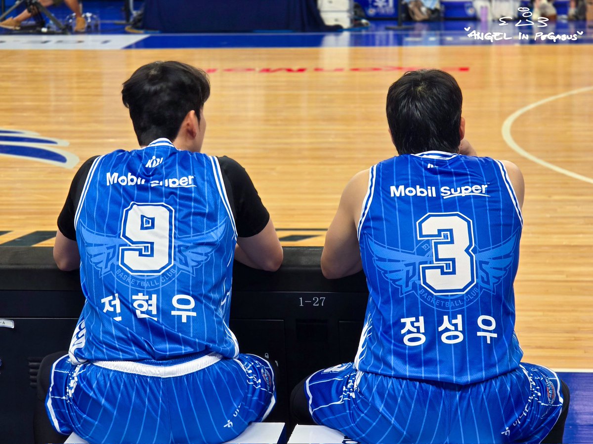 angelinpegasus's tweet photo. 부캡틴 앤나 캡틴
파이팅야 ( •̀ᴗ•́ )و ̑̑

#전현우 #정성우 https://t.co/bUBNvhmgSj