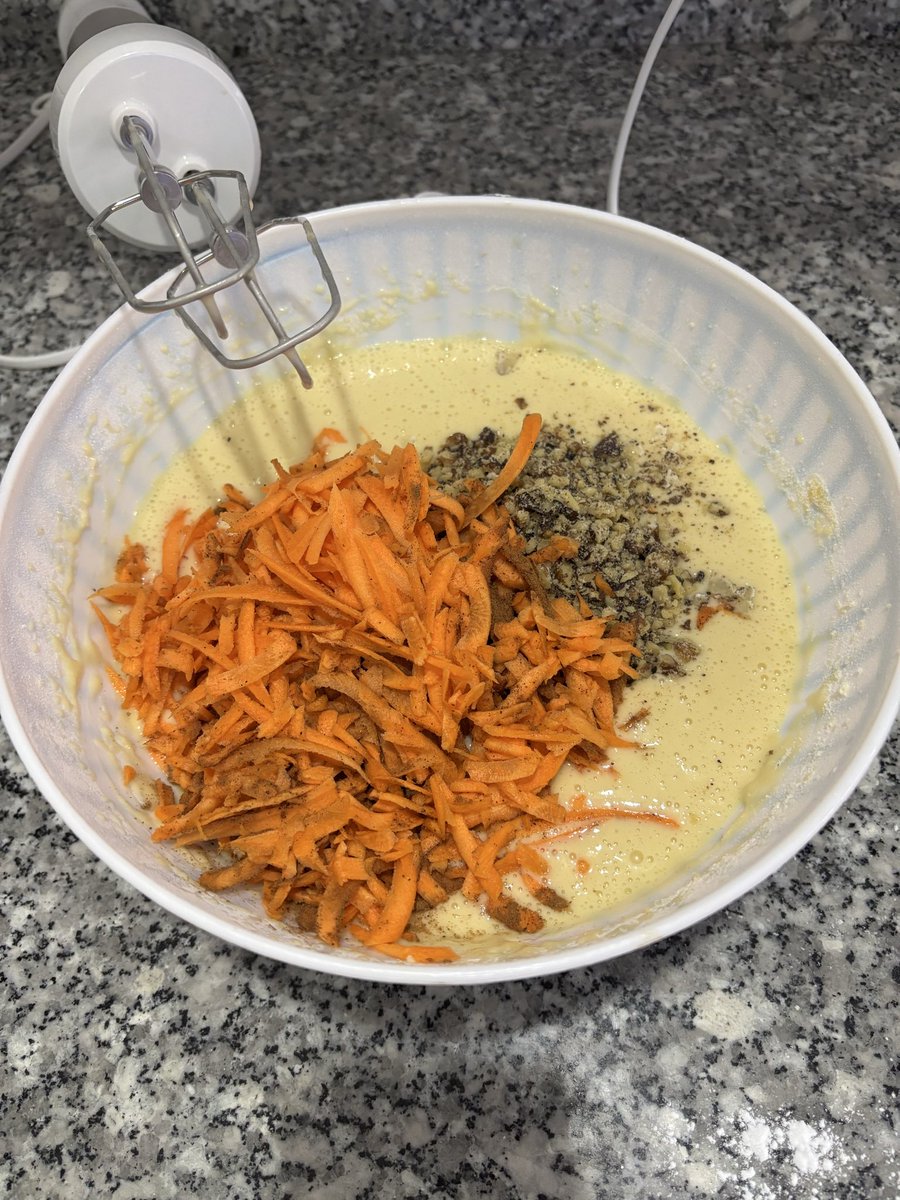 Bir damla yağmur düşünce bizdir