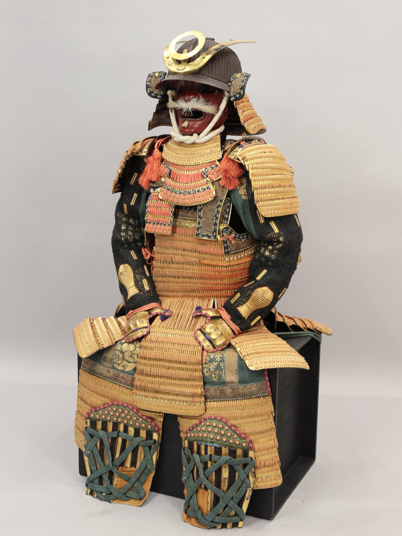 甲冑❗️鎧兜❗️美品❗️光忍作‼️合当理あり‼️十二間筋兜‼️早いもの勝‼️激安出品‼️送料無料 Yahoo!オークション - 甲冑 鎧 黒揃え 薩摩住光忍作 筋兜 当世
