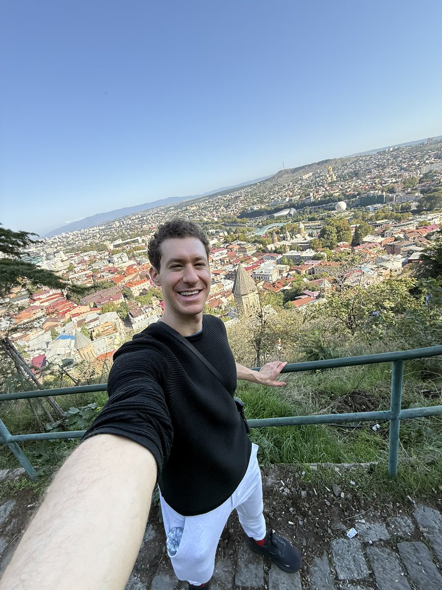 jasonbskates's tweet image. Selfies in Tbilisi! 🤳🇬🇪 #exploring