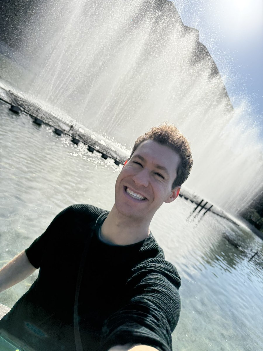 jasonbskates's tweet image. Selfies in Tbilisi! 🤳🇬🇪 #exploring