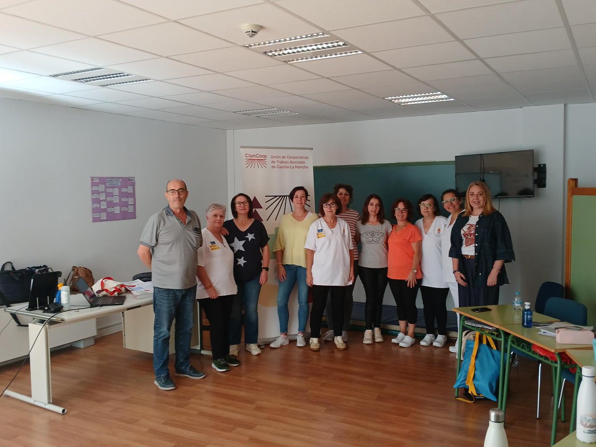 clam_coop's tweet photo. Hoy estamos en Quintanar del Rey, Cuenca
Impartiendo una charla informativa sobre #CooperativasdeTrabajoAsociado un encuentro dirigido a personas interesadas en conocer esta fórmula empresarial colaborativa
#EconomíaSocial #emprendimiento #valemcoop #CEPESFSE #CEPESEFESO #cepes https://t.co/1MHmyVtYDP