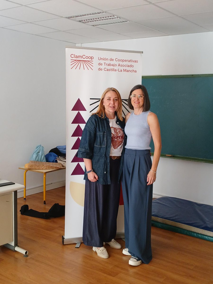 clam_coop's tweet photo. Hoy estamos en Quintanar del Rey, Cuenca
Impartiendo una charla informativa sobre #CooperativasdeTrabajoAsociado un encuentro dirigido a personas interesadas en conocer esta fórmula empresarial colaborativa
#EconomíaSocial #emprendimiento #valemcoop #CEPESFSE #CEPESEFESO #cepes https://t.co/1MHmyVtYDP