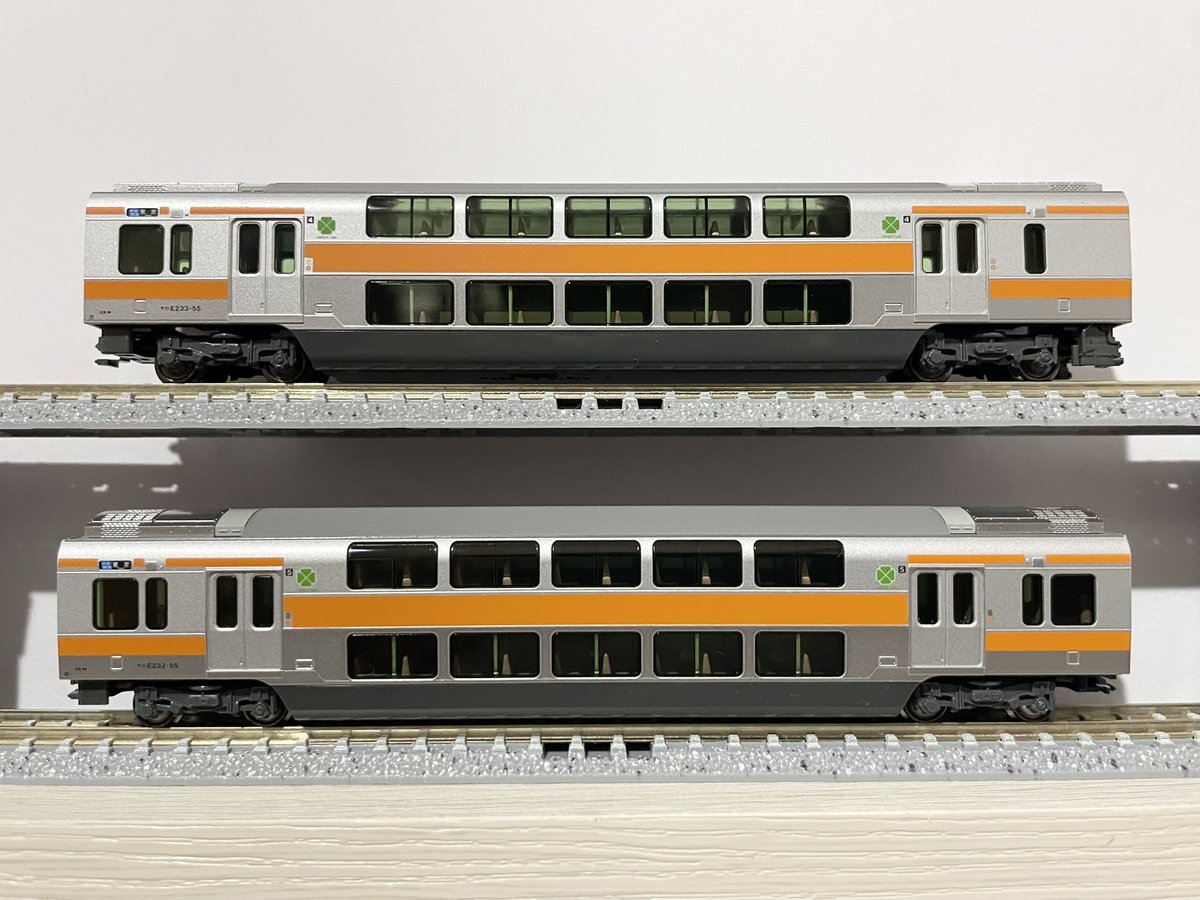 入線｜KATO 10-2077・2078・2079 E233系中央線（T編成・グリーン車組込