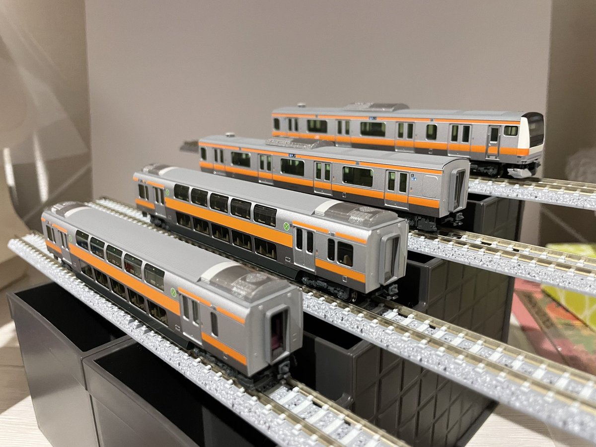 【処分特価品】KATO E233 グリーン車組成直前 トイレ増設 10 両セット 処分特価品】KATO E233 グリーン車組成直前 トイレ増設 10 両セット