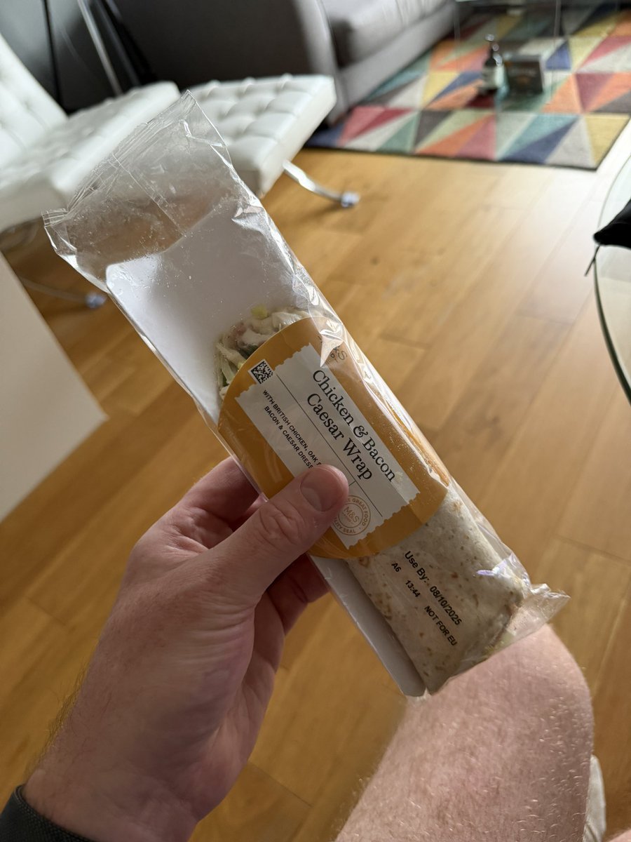 How is this acceptable, <a href="/marksandspencer/">M&S</a>? 
Where’s the rest of my unopened lunch gone? 😭