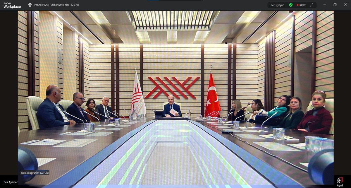 Veri Analizi Okulu’nun ilk dersine çevrim içi olarak katıldım. <a href="/marmara1883/">Marmara Üniversitesi</a> koordinasyonunda, <a href="/METU_ODTU/">METU / ODTÜ</a>, <a href="/UniBogazici/">Boğaziçi Üni.</a> ve <a href="/itu1773/">İTÜ - İstanbul Teknik Üniversitesi</a> katkılarıyla hayata geçirilen bu program, Temel İstatistik, Hesaplamalı Sosyal Bilimler, Panel Veri Analizi, Yapay Zekâ, Dijital Beşerî Bilimler ve