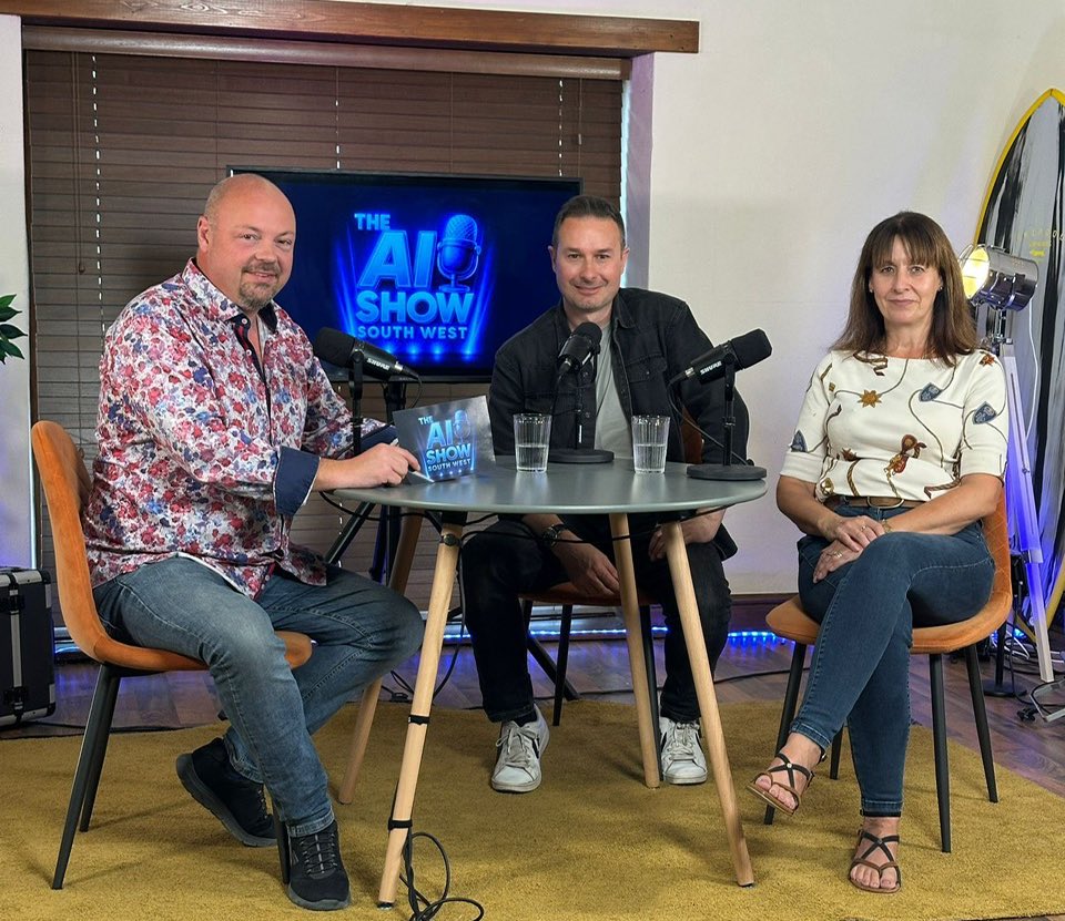 Momentum tweet media