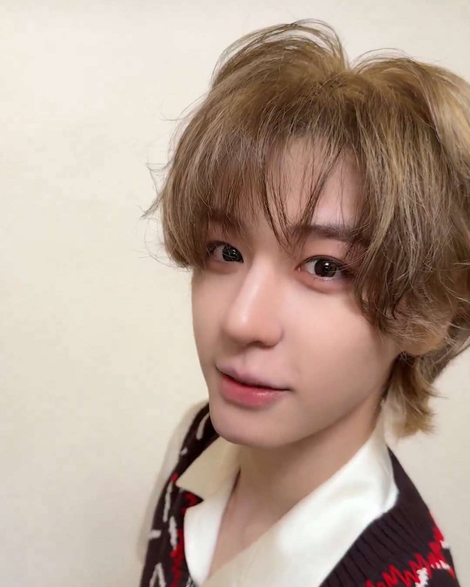 DearLeehan__'s tweet photo. 하니 사진 올려준지 하루 지났는데..
셀카보고시퍼 🥹🥹 https://t.co/KMo000NBrr