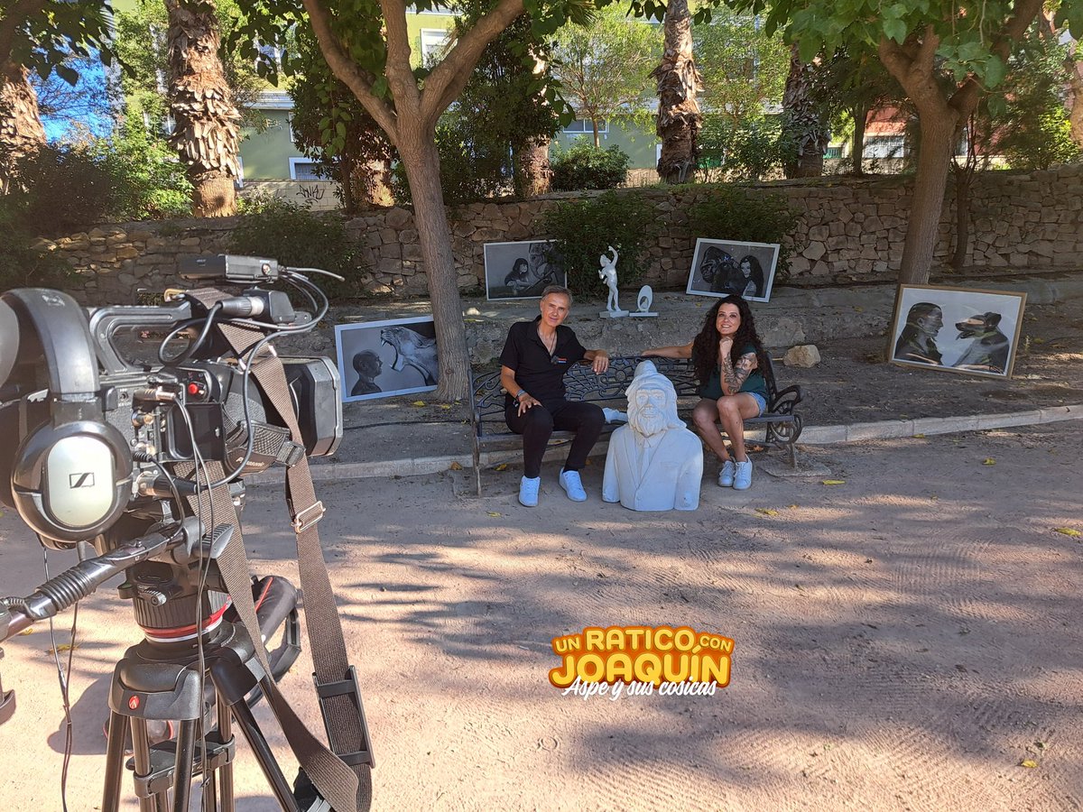Joaquin_Cerdan's tweet photo. #UnraticoconJoaquín #Aspeysuscosicas #RaquelMartínezVicedo #Escultora #AspeTelevisión #cableworld #Aspe
⏰ Lunes día 13 a las 19:30 y 22:30 horas en Aspe Televisión, vas a poder disfrutar en primera persona de la excelente escultora aspense, Raquel Martínez Vicedo ❤️ https://t.co/P95eIDpxtS