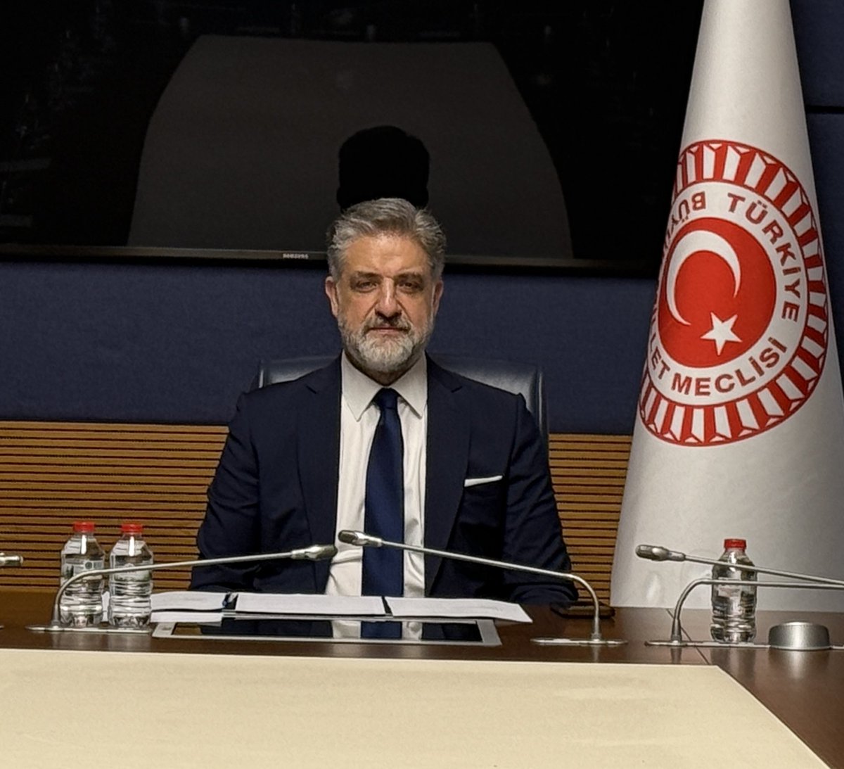 AEminOnenOfis's tweet photo. 2 yıldır ifâ ettiğim #APA Türk Grubu Başkanlık görevini #TBMM’nin 28. Dönem kalan süresi için, seçimle yeniden üstlenmiş bulunuyorum..

Komisyondaki tüm Partilerimizin temsilcisi arkadaşlarıma teşekkür ediyorum..
Rabbim ülkemizi temsil noktasında işimizi kolaylaştırsın.. https://t.co/DZcGGfsTP3