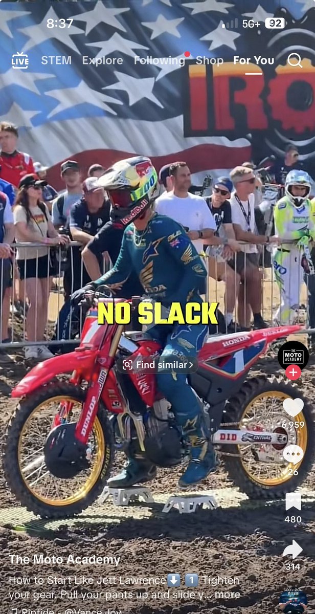 jacobsaylor198's tweet image. Watching Catanzaro explain how Jett is so good at starts….   

Explains that a crotch grab and sliding your butt on the seat with pressure so there is no slack in your gear is important to a good start.  

I might be out of the game for a decade but extra tight pants might be…