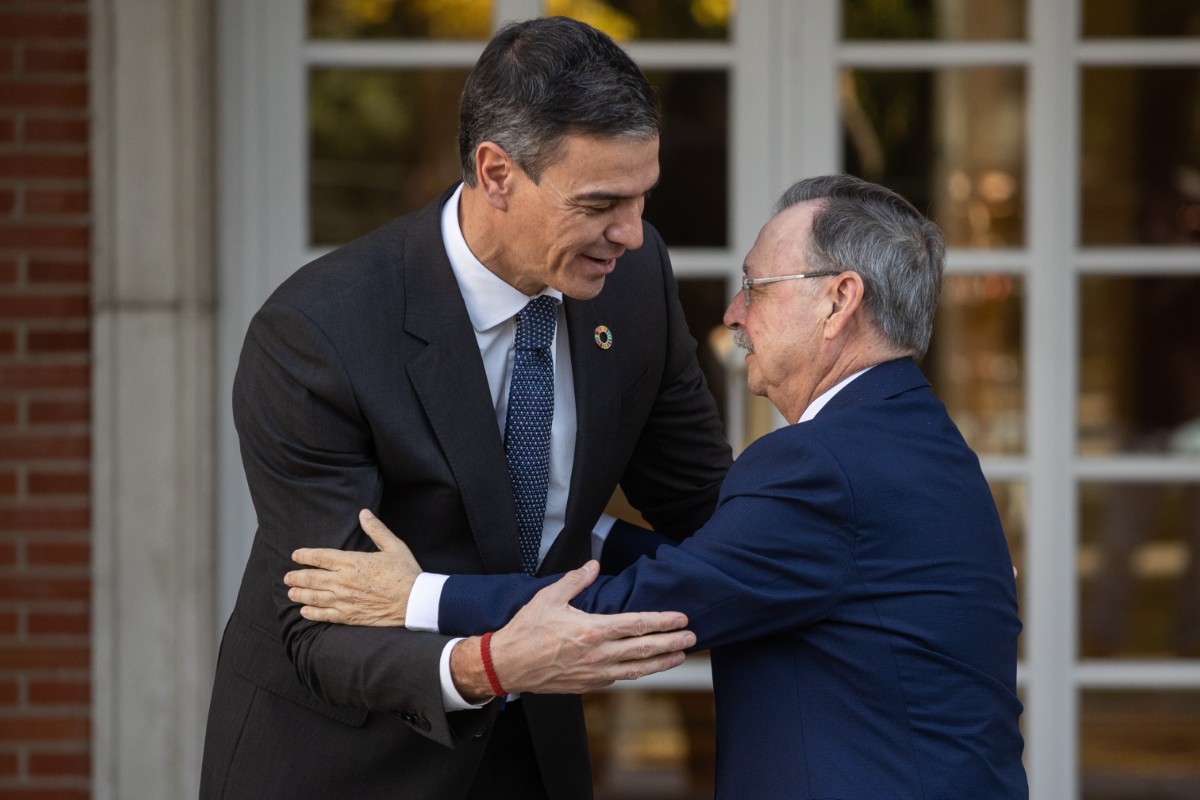 Bipartidismo_'s tweet photo. 🔴 Los comedores escolares de Ceuta (PP) sólo servirán carne halal para no «molestar» a los musulmanes: ningún niño podrá comer cerdo.

El PP, entregando Ceuta a Marruecos poco a poco.

Noticia completa 👉🏽 https://t.co/DyWa8oGdOS https://t.co/LWmTKSOoXc