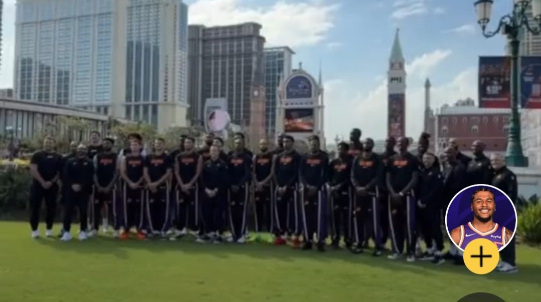Phoenix Suns team photo in Macao. #Suns

Credit: NBA 
