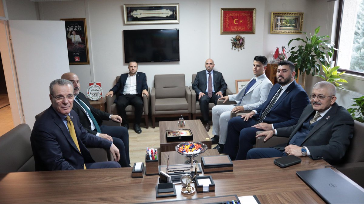 Genel Sekreterimiz Cezmi Polat, Gençlik Kolları Genel Başkanımız Mustafa Can Küçük ve Gençlik Kolları Genel Başkan Yardımcımız Yusuf Can Bahadırlıoğlu, Yeniden Refah Partisi Genel Sekreteri Sayın Bülent Osman Osmanağaoğlu’nu ziyaret etti.

Nazik ev sahiplikleri için Yeniden Refah