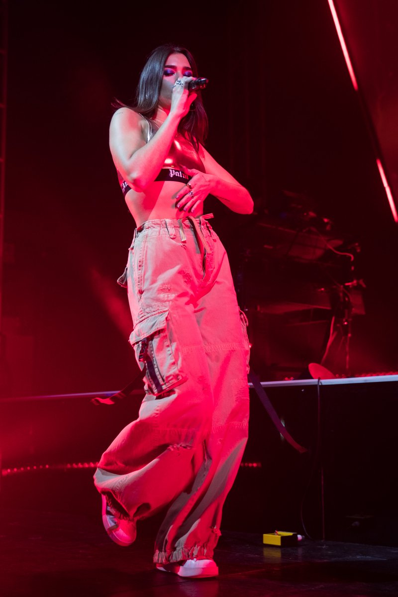 O2AcademyLeeds's tweet photo. "One: don't pick up the phone..." πΆ
#OnThisDay in 2017: After the immense popularity of hits like "New Rules" @dualipa headed to #Leeds to showcase her debut album β¨
πΈ @UnholyRacket
#DuaLipa #O2AcademyLeeds https://t.co/iUo15Ml6u0