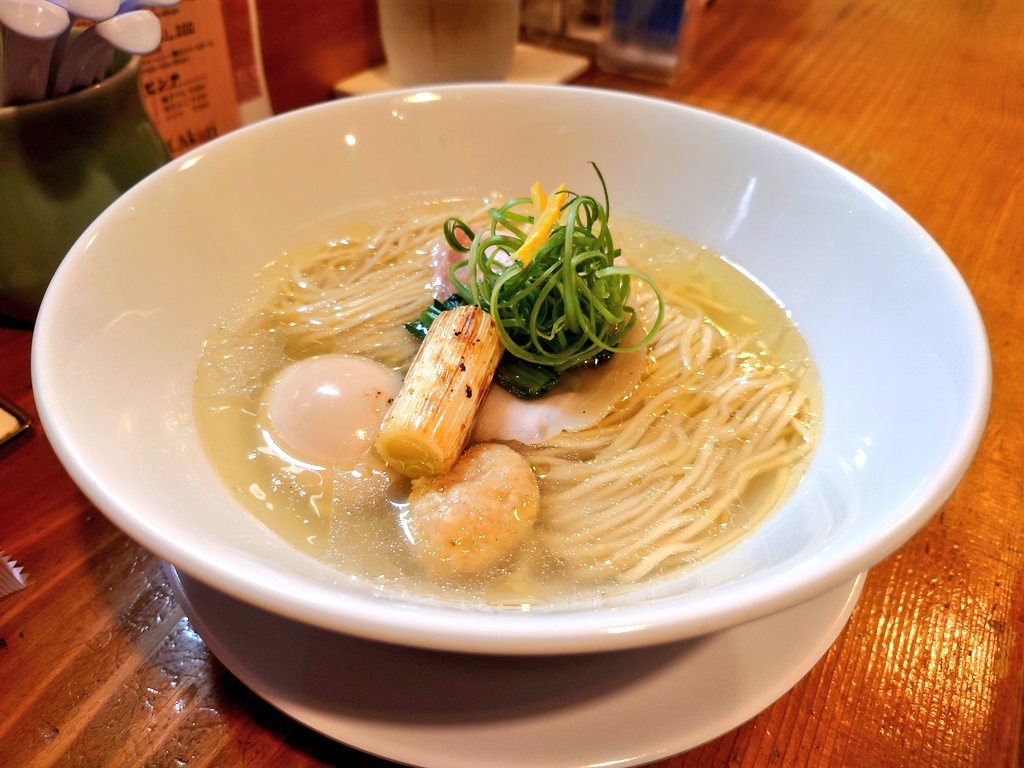 KAZUYA00360364's tweet image. 鶏そばAkariさんで特製鶏醤油！奥様は鶏塩味玉！やっぱりうめぇ🤤

#ラーメン
#山梨ラーメン
