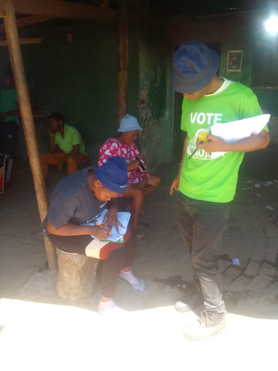 ActionSA_GP's tweet photo. ActionSA Mogale City Regional Chairperson, Nicholas Mokwena, leading a door-to-door campaign in ward 28 Muldersdrift, Mogale

#GautengGettingGreener
#OnlyACTIONWillFIXGauteng