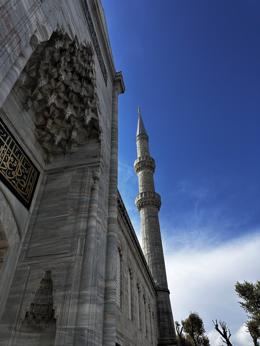 AnthonyGReay's tweet photo. A truly meaningful experience visiting Hagia Sophia Grand Mosque &amp; the Blue Mosque today, the history and peace found here are breathtaking. https://t.co/14YdnAqZPH