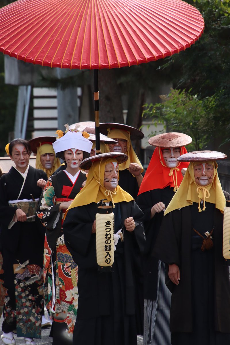 Rauc7ASMe2LyqWp's tweet photo. 高崎市箕郷町第24回みのわの里の
きつねの嫁入り花嫁行列お疲れ様でした。沢山の写真撮影させて頂き後継者となる9代目ミスきつね姫も決まり継承されて行く儀式に楽しみなイベントが終わりました。来年度も引き続きよろしくお願い致します。ありがとうございました。
#みのわのきつね 
#きつねの嫁入り https://t.co/2qFgRp22F4