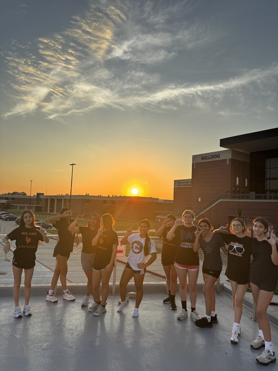 First period with a morning bleacher workout and a beautiful sunrise to finish! 💪⚽️🏟️☀️