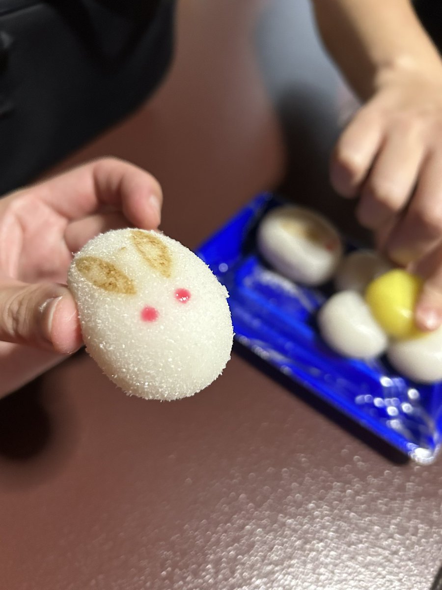 一昨日は母校の湘南高校にて1年生向けの進路指導講演！山岳部員が増えててびっくり。
そのあと歩いて白旗神社へ。ハープのソフィーとのデュオで中秋演奏会にて演奏しました。ちょうどタイミングよく月が出て、ドイツ語の「月が出た」を歌いました。良い夜だった。