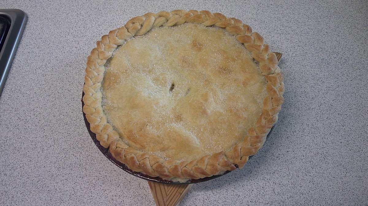 #MillaisYear10 made Apple &amp; Blackberry Pie this week with a focus on the decoration for the top of the pie #MillaisFoodPrep