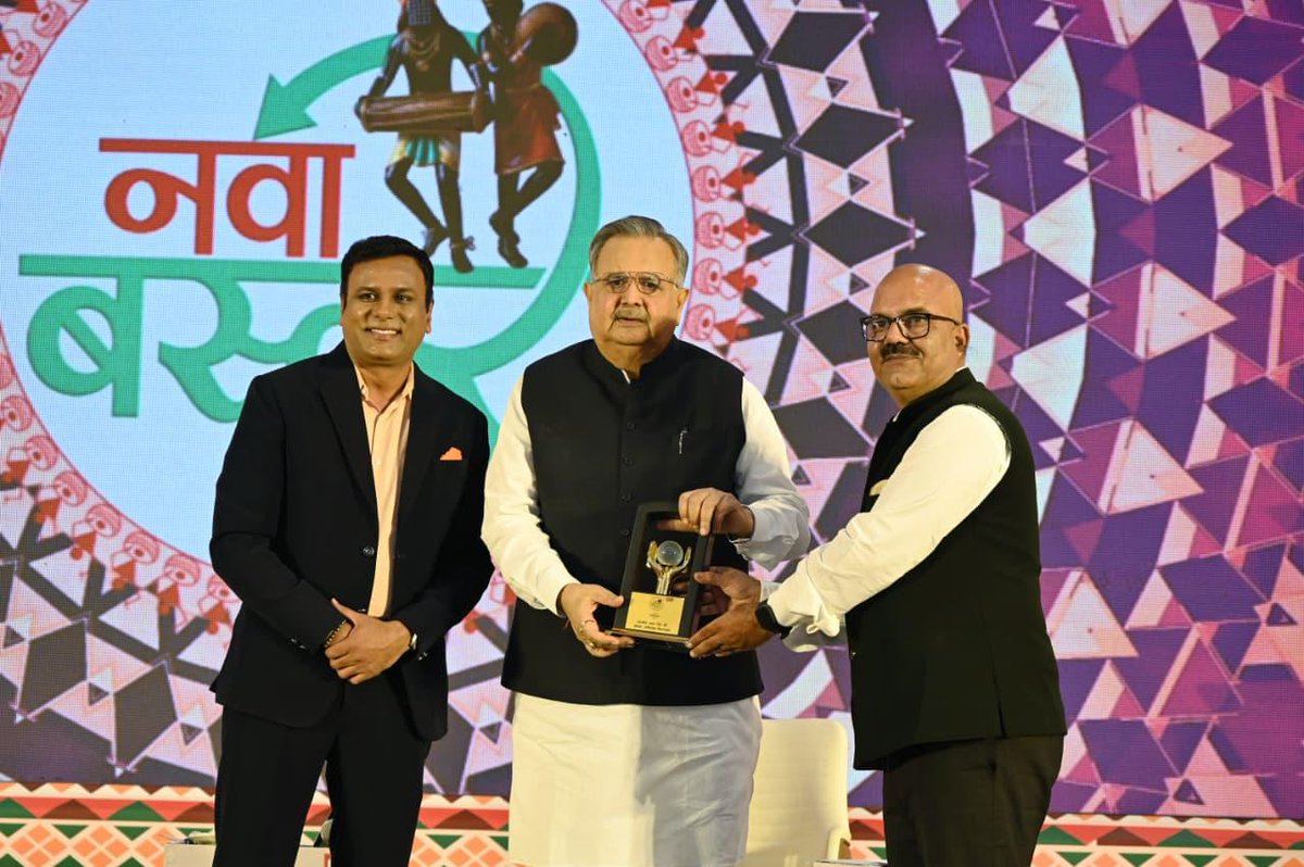 drramansingh's tweet image. आज जगदलपुर में @IBC24News द्वारा आयोजित “नवा बस्तर” कॉनक्लेव में शामिल होकर बस्तर की गौरवशाली विकास यात्रा पर अपने विचार साझा किए।

बस्तर समर्पण, समृद्धि और संभावनाओं की जीवंत भूमि है। बस्तरवासियों के अटूट विश्वास और प्रयासों से आज हम नक्सलवाद से मुक्त होने की दिशा में आगे बढ़ते…