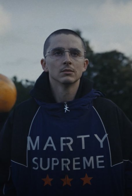 KMay_TV's tweet image. 🌾✂️ Timothée Chalamet adelanta su look con buzzcut para Paul Atreides en ‘DUNE: PART 3’ 😎🔥

#DunePart3 #TimotheeChalamet #PaulAtreides #SciFi #Cine