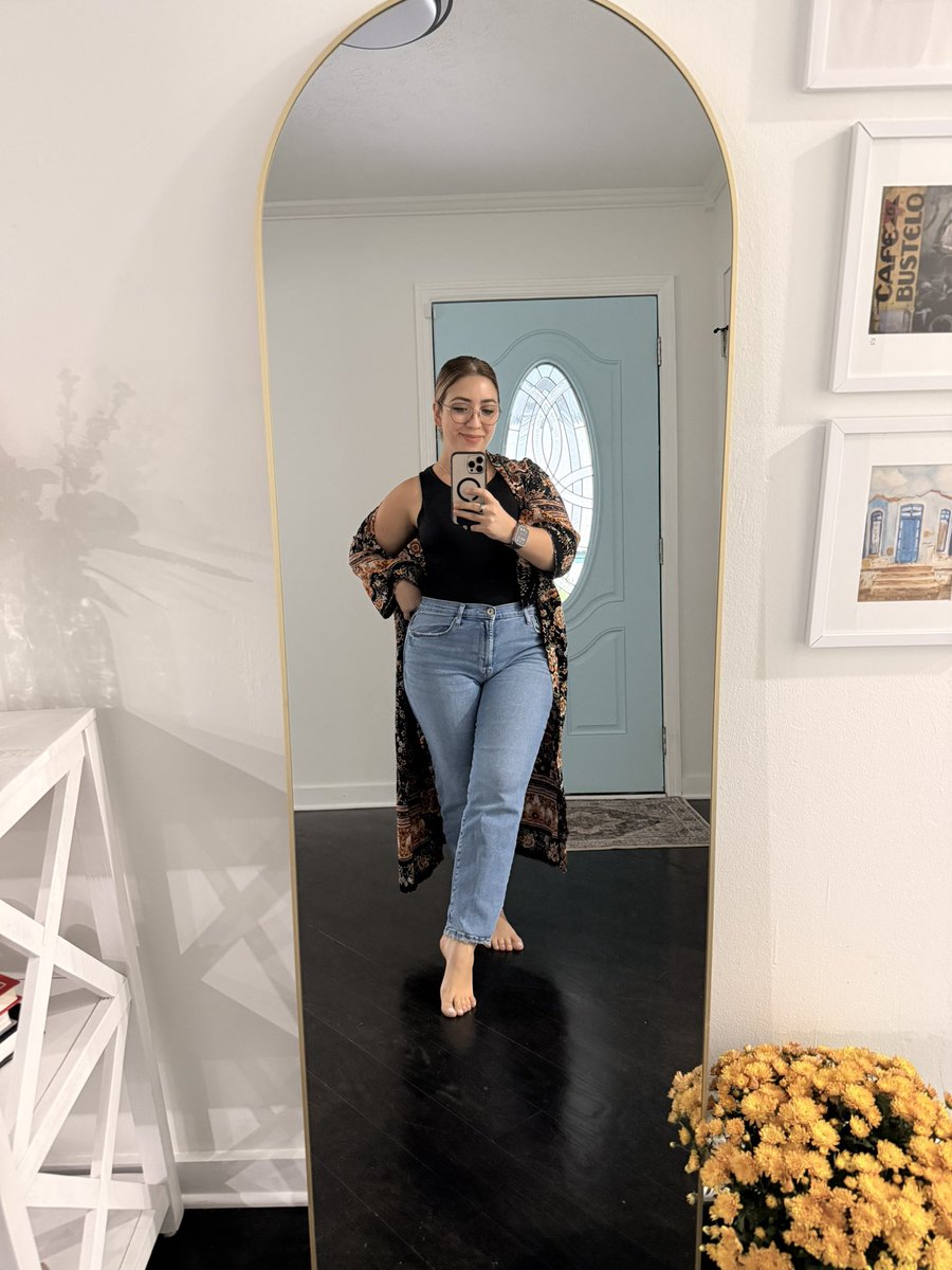 Les1989_13's tweet photo. “Hay días que muero y hay días que mato…”#unacubanaenAtlanta🇨🇺 #Cuba #maestracubana #Spanish #cubana #makeup #weekendvibes #Buckhead #Teachersof𝕏 #ClassInSession #ojosverdes #greeneyes #thelifeofaspanishteacher #habanera https://t.co/FgvTE2dWti