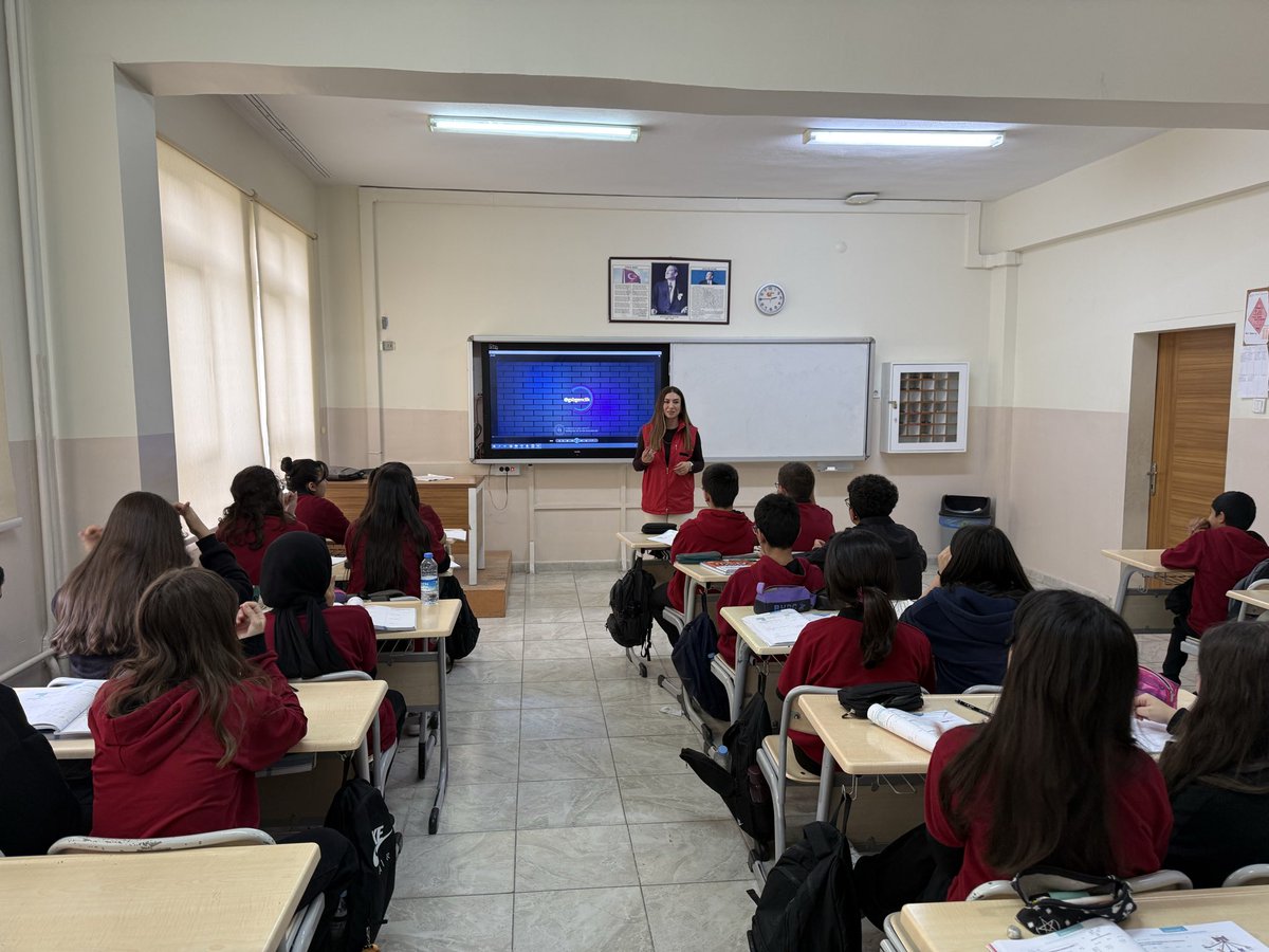 GSB_SivasGM's tweet photo. Şehit Ahmet Eyce Mesleki ve Teknik Anadolu Lisesi ve Şehit Furkan Peker Anadolu Lisesi’nde gençlik merkezi tanıtımlarımızı gerçekleştirdik. Gençlerle bir araya gelerek merkezimizin faaliyetlerini, ve projelerini paylaştıkİlgi ve enerjileri için tüm öğrencilere teşekkür ederiz😇 https://t.co/ebm0rMvDjB