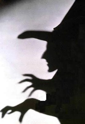 ArianaWorldHQ's tweet photo. The new Wicked: For Good poster features Elphaba's silhouette, which, when flipped upside down, resembles the original Wicked Witch of the West. https://t.co/2Z5xuv6uak