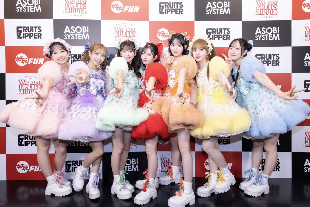 FRUITS ZIPPERãOfficialã (@fruits_zipper) on Twitter photo âšâïžã#FRUITSZIPPER_ASIATOURãðâš
FRUITS ZIPPER 1st ASIA TOUR 2025 
ãWe are FRUITS ZIPPERã in TAIPEI ð€ð¥
忥å°åå
¬æŒããããšãããããŸããðð©µððð§¡â€ïžð©·
仿¥ããã¹ã¿ãŒãããã¢ãžã¢ãã¢ãŒã¯11æã®äžæµ·å
¬æŒããœãŠã«å
¬æŒãžãšç¶ããŸãð£ïž
âå宿ããäžçãžâäžæ©äžæ©åé²ããŠãããŸãâŒïž âšâïžã#FRUITSZIPPER_ASIATOURãðâš
FRUITS ZIPPER 1st ASIA TOUR 2025 
ãWe are FRUITS ZIPPERã in TAIPEI ð€ð¥
忥å°åå
¬æŒããããšãããããŸããðð©µððð§¡â€ïžð©·
仿¥ããã¹ã¿ãŒãããã¢ãžã¢ãã¢ãŒã¯11æã®äžæµ·å
¬æŒããœãŠã«å
¬æŒãžãšç¶ããŸãð£ïž
âå宿ããäžçãžâäžæ©äžæ©åé²ããŠãããŸãâŒïž