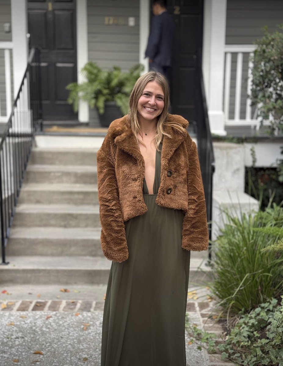 I’ve got the outfit, just need the date. Volunteers? 👀