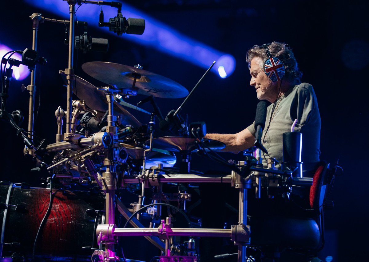 Zeff_joeElliot's tweet image. Epic night at @BBCRadio2 #R2InThePark. Thanks for bringing the 🔥🔥🔥

We&apos;ll be back home again next Summer. Limited tickets remain at DefLeppard.com/tour

📸 Ryan Sebastyan