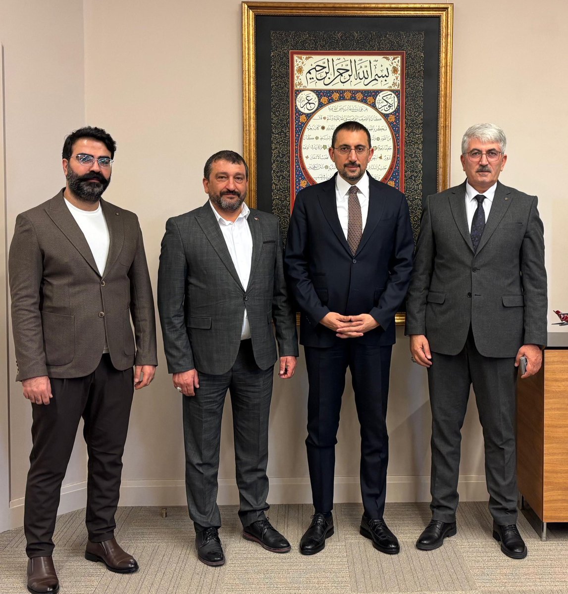 Genel Başkanımız Sezai Ballı ve Yönetim Kurulu Üyelerimiz, Cumhurbaşkanı Başdanışmanı ve AA Yönetim Kurulu Üyesi Mustafa Akış’ı (<a href="/mustafaakis/">Mustafa Akış</a>) makamında ziyaret etti.