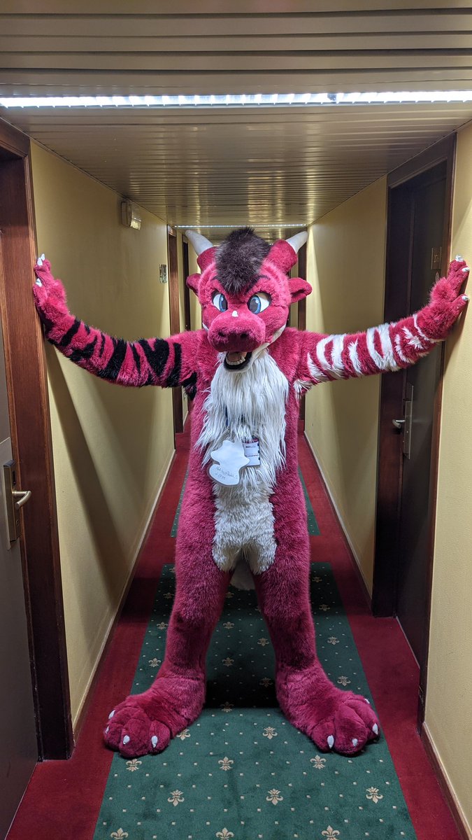 Can you believe that I've this fursuit for 5 years already ?? I got it in June of 2020 and I have had so many amazing memories with it ! 
I am still amazed by the work that <a href="/Tiwoof/">Omegapaws!</a> did back then ❤️