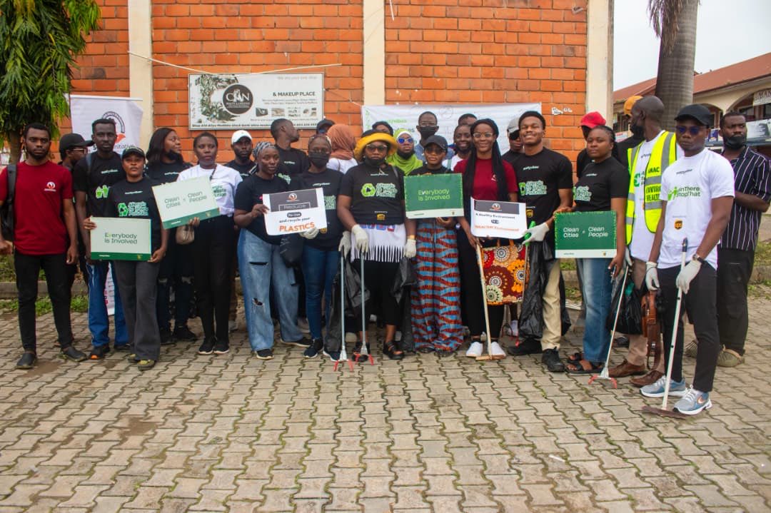 scaadinitiative's tweet photo. SCAAD Initiative partnered with Susty vibes and The Upcycle Architect with support from UPS  to host a hands-on upcycling workshop focused on skill transfer and the creative reuse of discarded fabrics and clothing collected from local markets.
#WorldCleanupDay #YouthForClimate https://t.co/1YQx15i4Hr