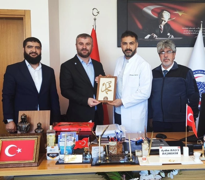 Şube Başkanımız Muharrem COŞKUN Şube Başkan Yardımcımız Mevlüt ÜYÜMEZ ve Mustafa KARA 
Afyonkarahisar Sağlık Bilimleri Üniversitesi Hastanesi Başhekimi Aydın BALCI'ya hayırlı olsun ziyaretinde bulundular.