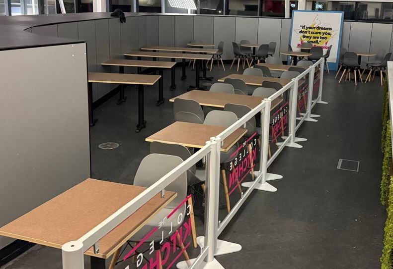 SeatableUK's tweet image. Seatable Queue Barriers: designed for flow, built for impact.
🛠️ Bespoke sizing
🎨 Frame colour choices
🏫 Optional school or brand logo
🧱 Free-standing or floor-fixed
📞 01484 861 982 🔗 buff.ly/JvYcetC
#QueueBarriers #FurnitureSolutions #SeatableStyle